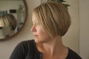 17 Bob-Ideen für kurzen Nacken, feines Haar und blondes Styling