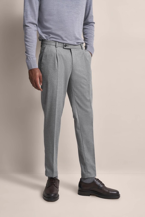 bugatti Bundfaltenhose in Flanell-Optik, grau