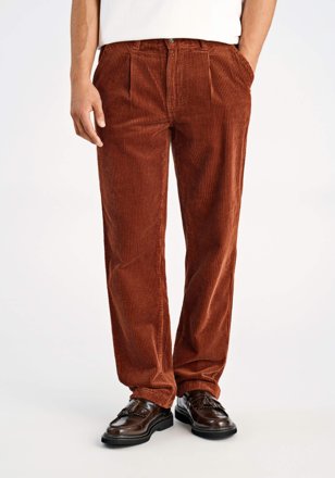 JUNK de LUXE Cordhose mit Bundfalte, rostbraun