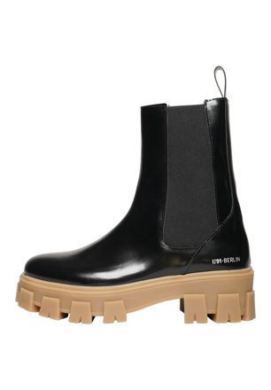 N91 Schnürboots mit Profilsohle, schwarz